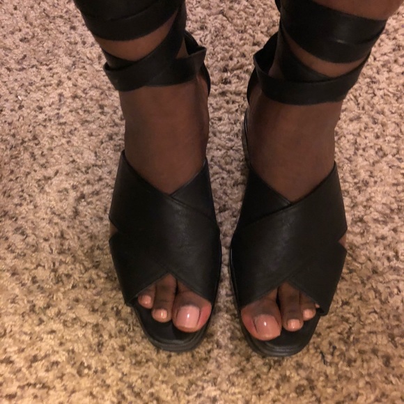 Black lace platform sandals - Picture 4 of 4